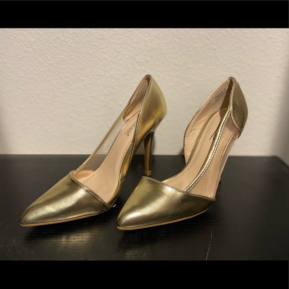 NWOT Anne Michelle Pointed Toe Heels- Gold Metallic Size 7.5 - Picture 1 of 7